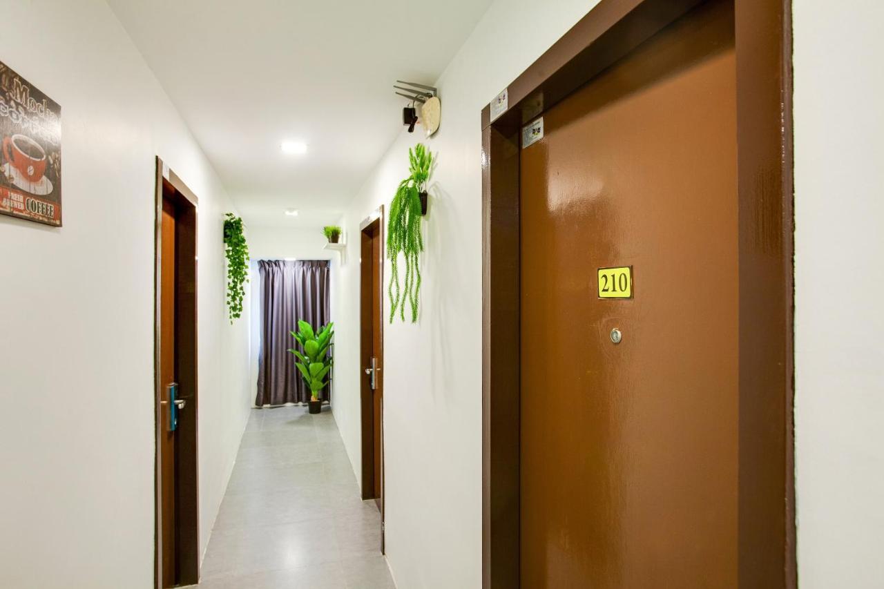 Oyo 89631 988 Hotel Johor Bahru Ngoại thất bức ảnh