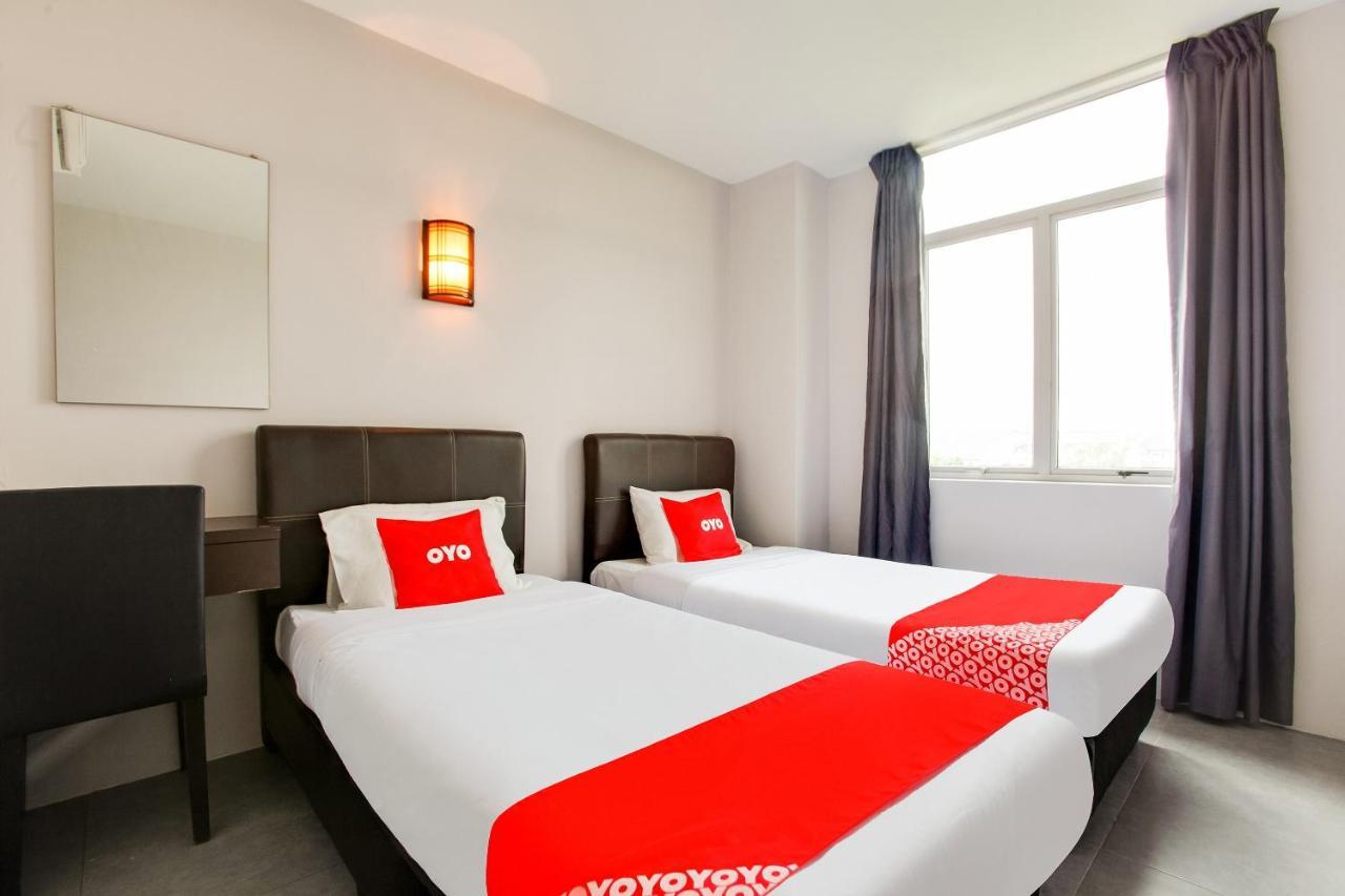Oyo 89631 988 Hotel Johor Bahru Ngoại thất bức ảnh
