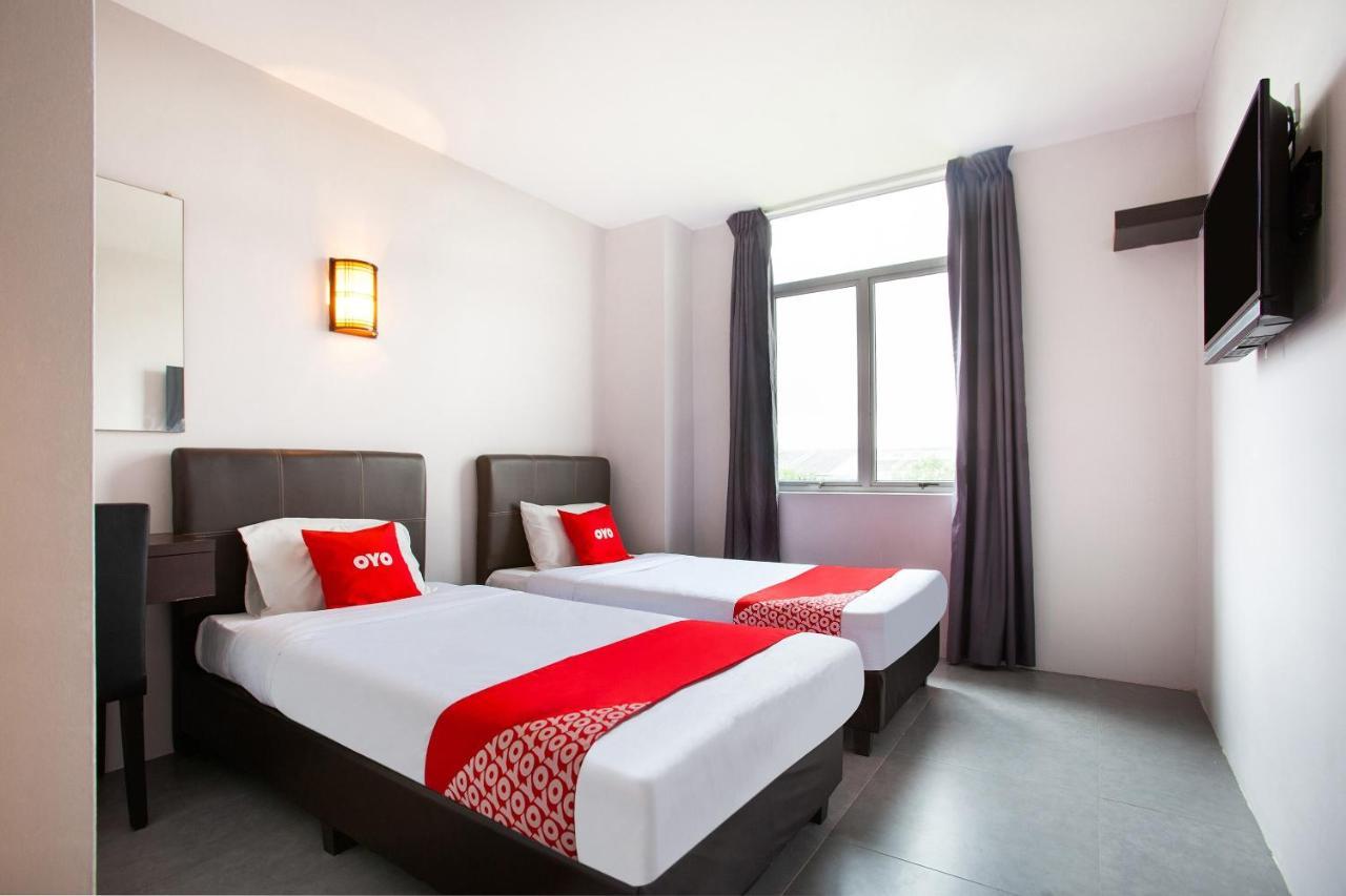 Oyo 89631 988 Hotel Johor Bahru Ngoại thất bức ảnh