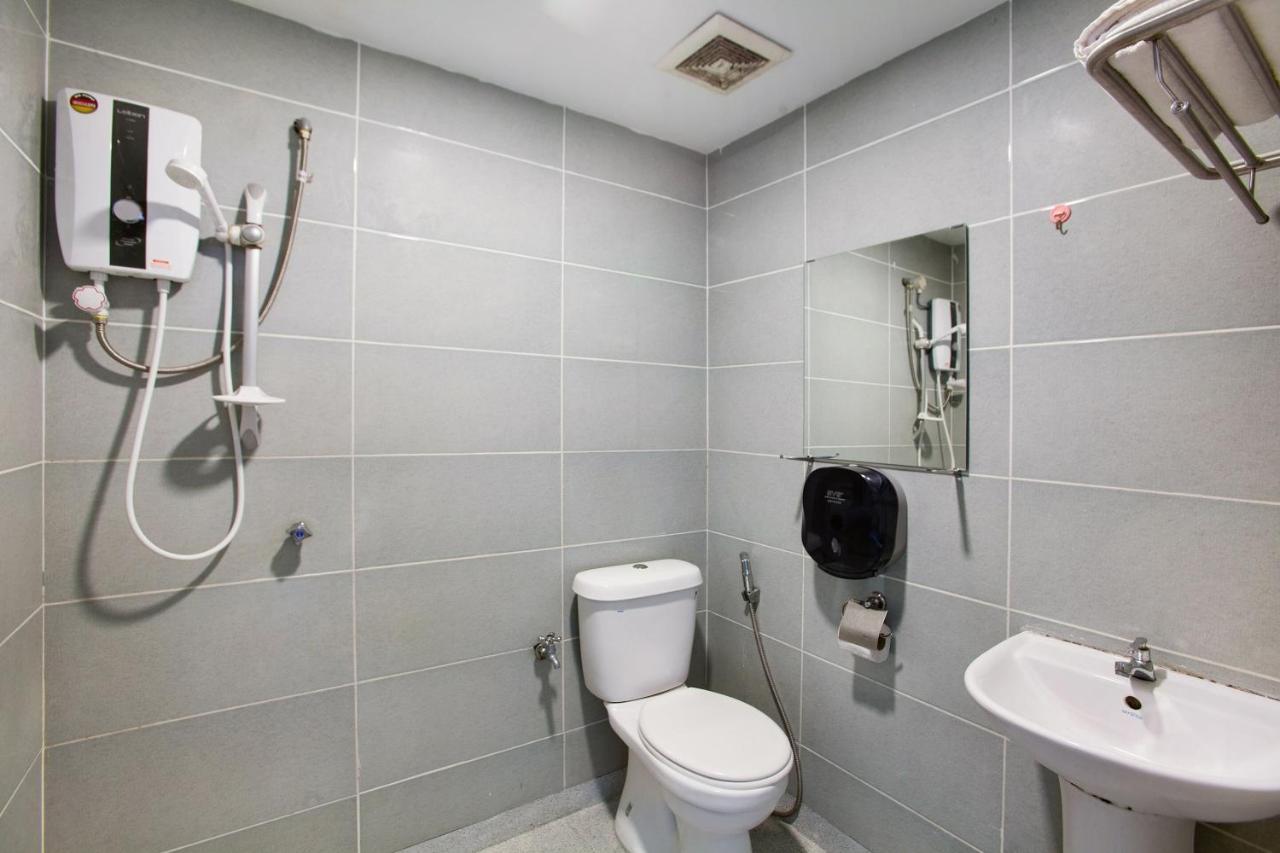 Oyo 89631 988 Hotel Johor Bahru Ngoại thất bức ảnh