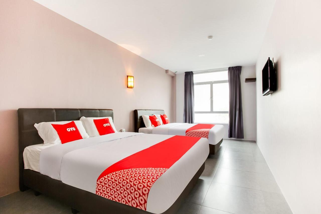 Oyo 89631 988 Hotel Johor Bahru Ngoại thất bức ảnh